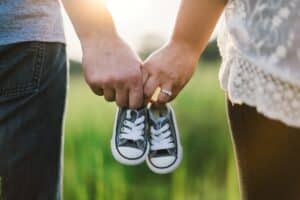 premières chaussures de bébé